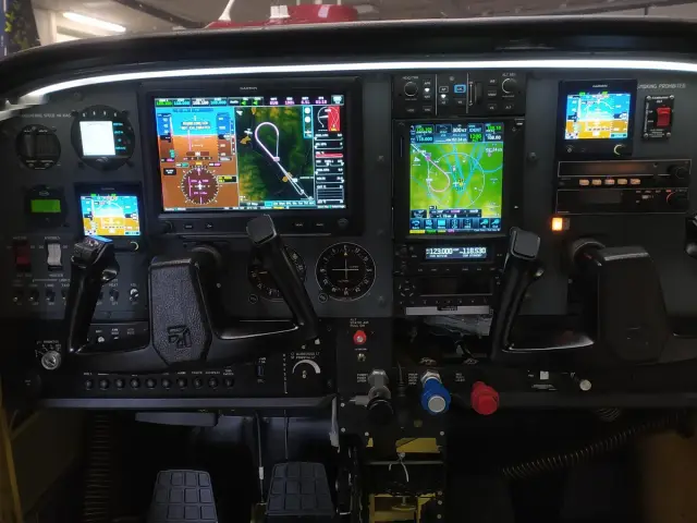 Upgrade Cessna 182S Skylane