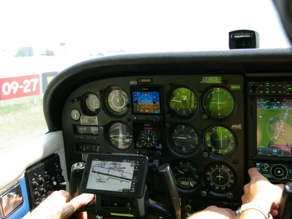 New panel with Garmin GTN 750 and G5 instruments