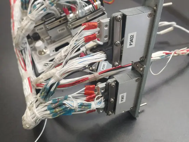 Avionics rack with the wired units