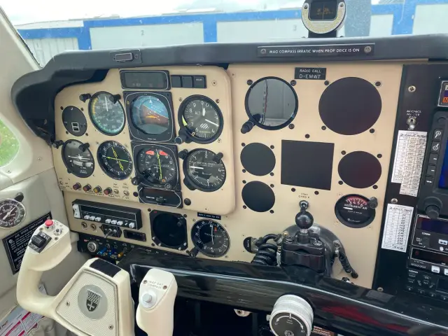 Upgrade Beech F33A Bonanza