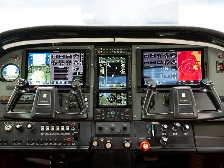 Cessna 182 panel with dual Garmin G3X Touch and GFC 500