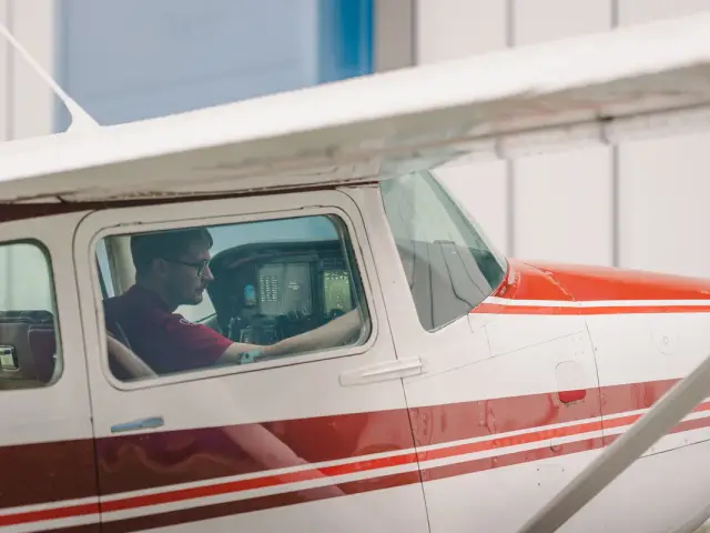 Cessna FR182