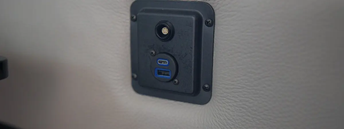 In-seat power & USB
