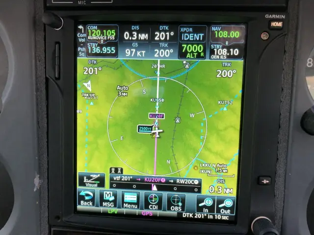 Garmin GTN 750 moving map