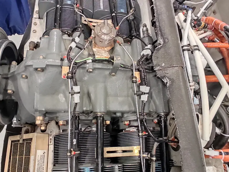 Lycoming four-cylinder engine with the cowling removed
