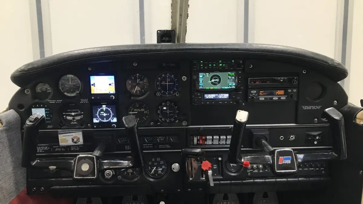 Cherokee panel with the new GTN 650 and G5 instruments