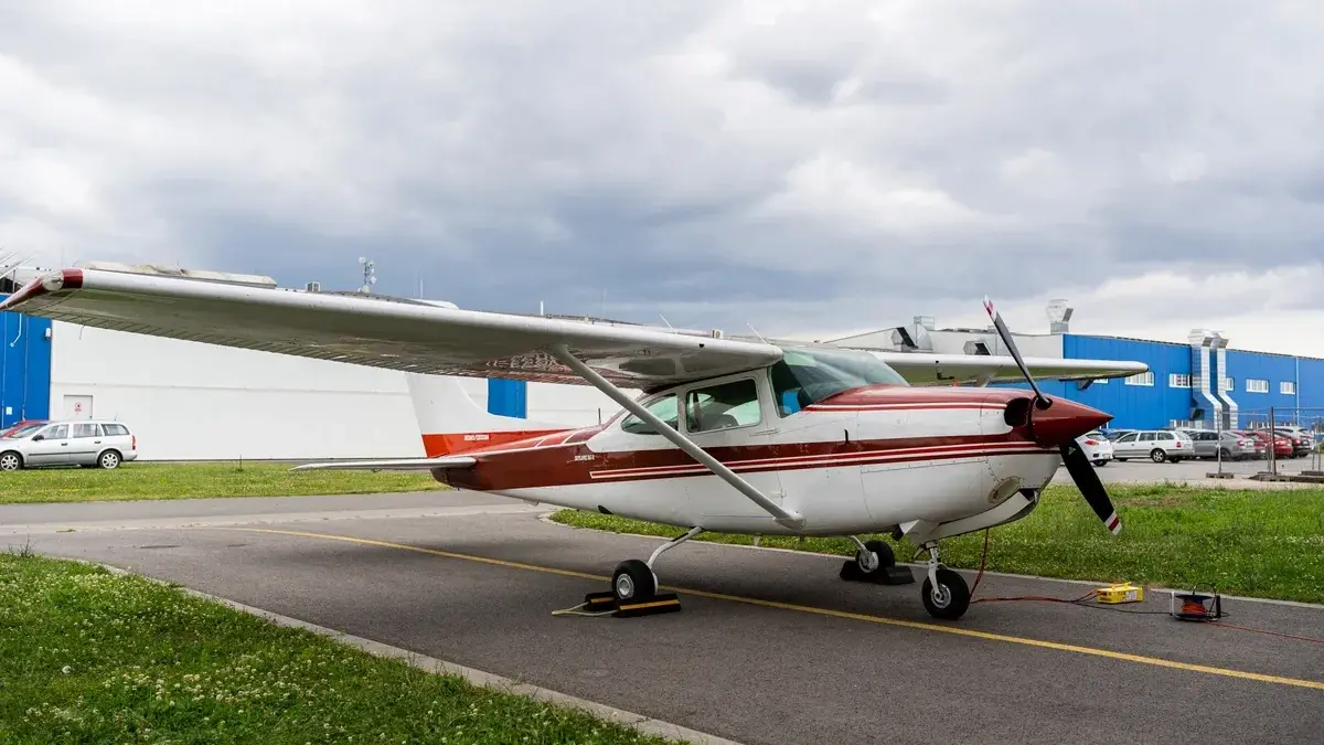 Cessna FR182 Skylane RG on the ramp
