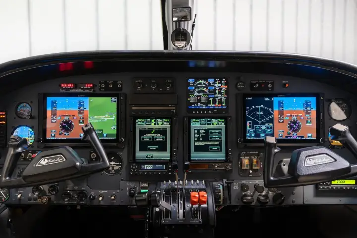 Cessna 421 Golden Eagle cockpit with dual Garmin G600 TXi and two GTN 750Xi