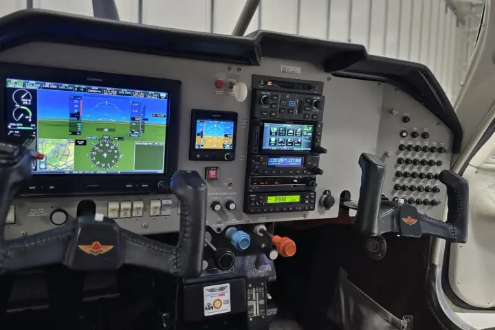 Mooney M20J cockpit with the new G3X Touch display and GTN 650Xi