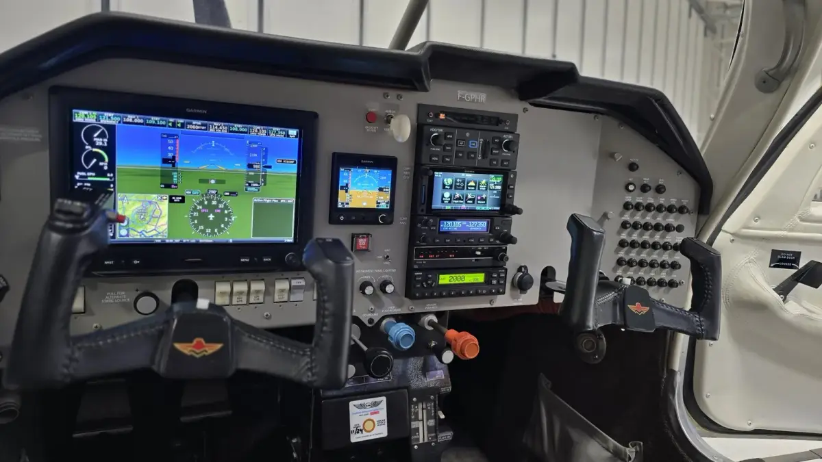Mooney M20J cockpit with the new G3X Touch display and GTN 650Xi