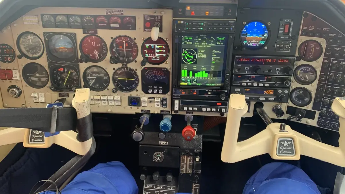 Mooney M20J panel with the new GI 275 instruments and GTN 750Xi