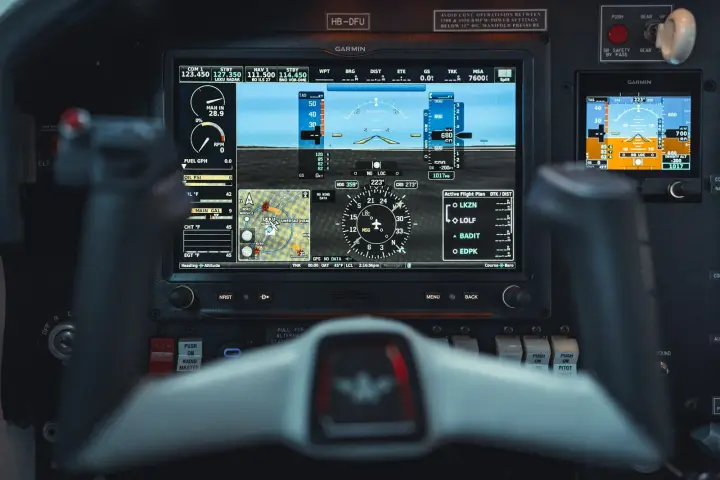 Mooney M20J panel with the G3X Touch display and new yoke