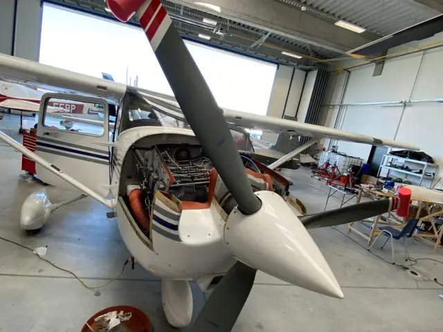 Upgrade Cessna 182S Skylane