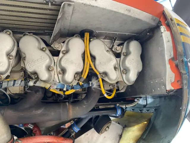 Malibu engine cylinders with the cowling open