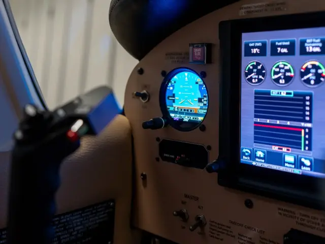 GI 275 standby, engine display and Smart Glide switch